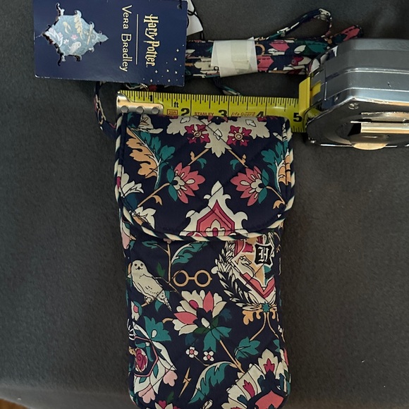 Vera Bradley Harry Potter Carson Cellphone Crossbody Bag Home to Hogwarts - Picture 8 of 15